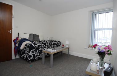 Wolsdon Street, Flat 6, Stonehouse, Plymouth - Image 2